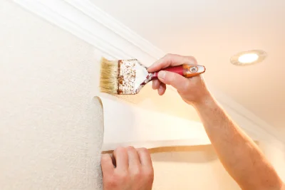 Pose de papier peint à Plaintel — revêtements muraux et toiles de verre